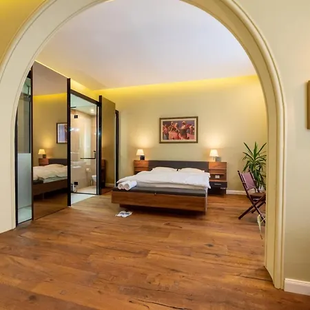 Casa Nym 3*