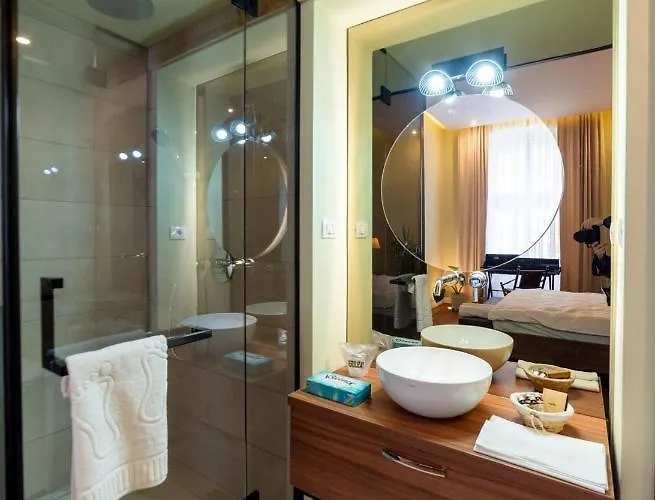 Casa Nym 3* בראשוב